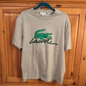 🐷 Lacoste Men’s Gray Short Sleeve Tee with Green Crocodile Logo